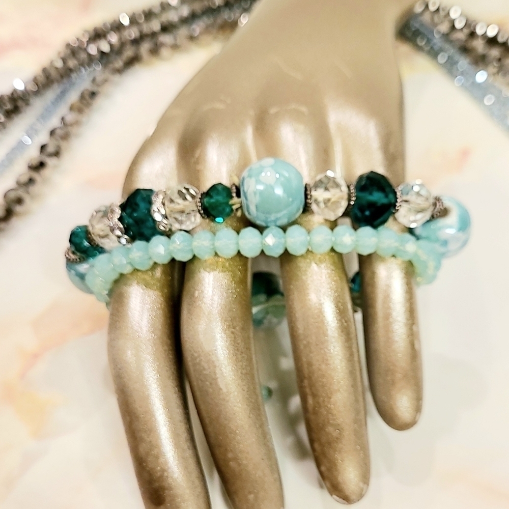 SET OF 2 GREEN GLASS & AVENTURINE BRACELETS